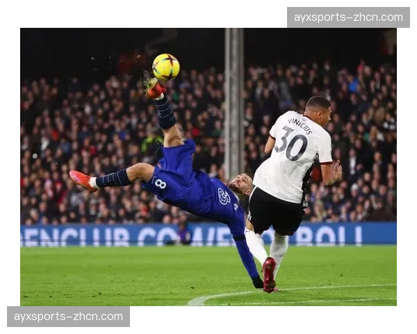 即时：富勒姆利用角球后的快速反击，由威廉再入一球